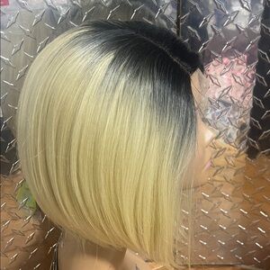 Elegant Two-Tone Blonde Wig